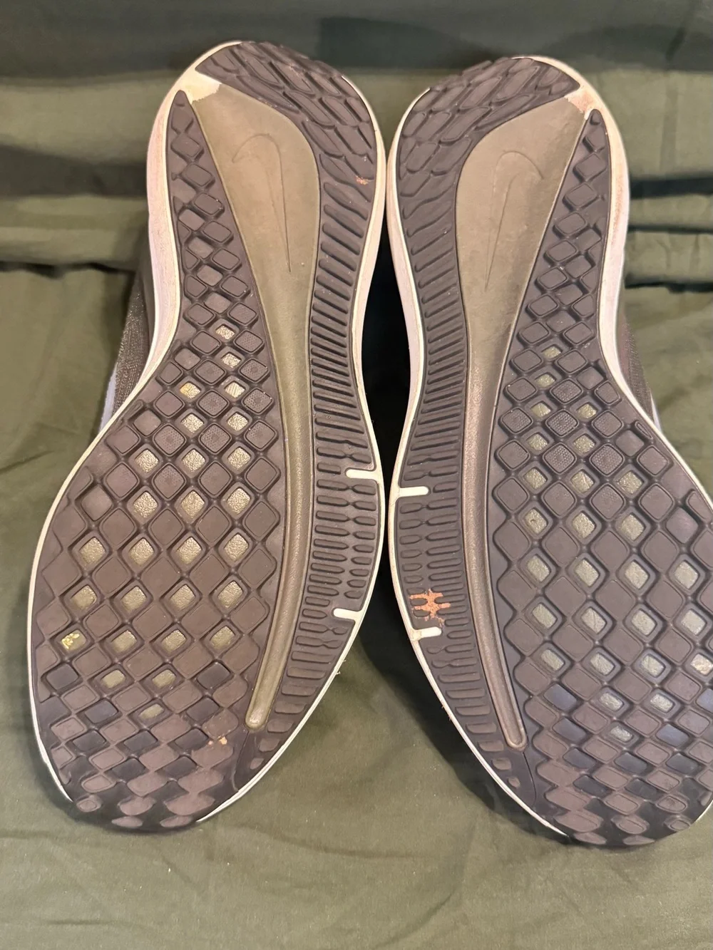 Nike Men's Athletic Running Shoes Mauve with White Swoosh